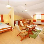 Goscinne Panda Homestay Karwia